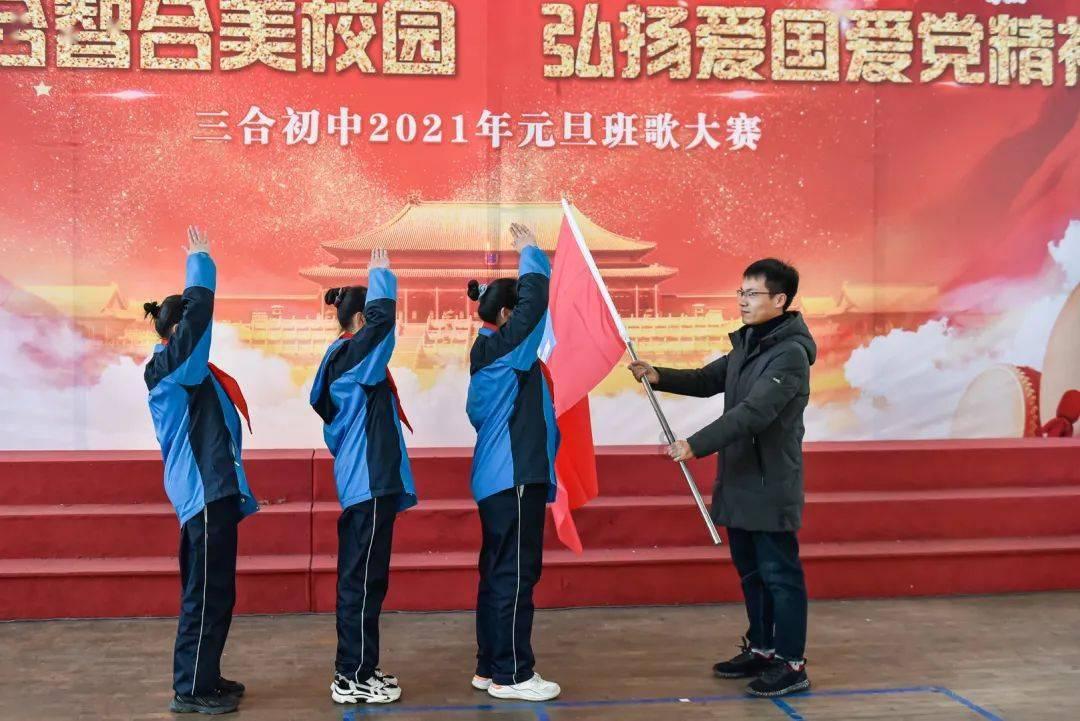 可爱女孩参加宴会